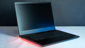 Razer Blade 14 Test: Unser Review mit Benchmarks zeigt, wie sich das kompaktere Blade als Alternative zum 16-Zöller schlägt.